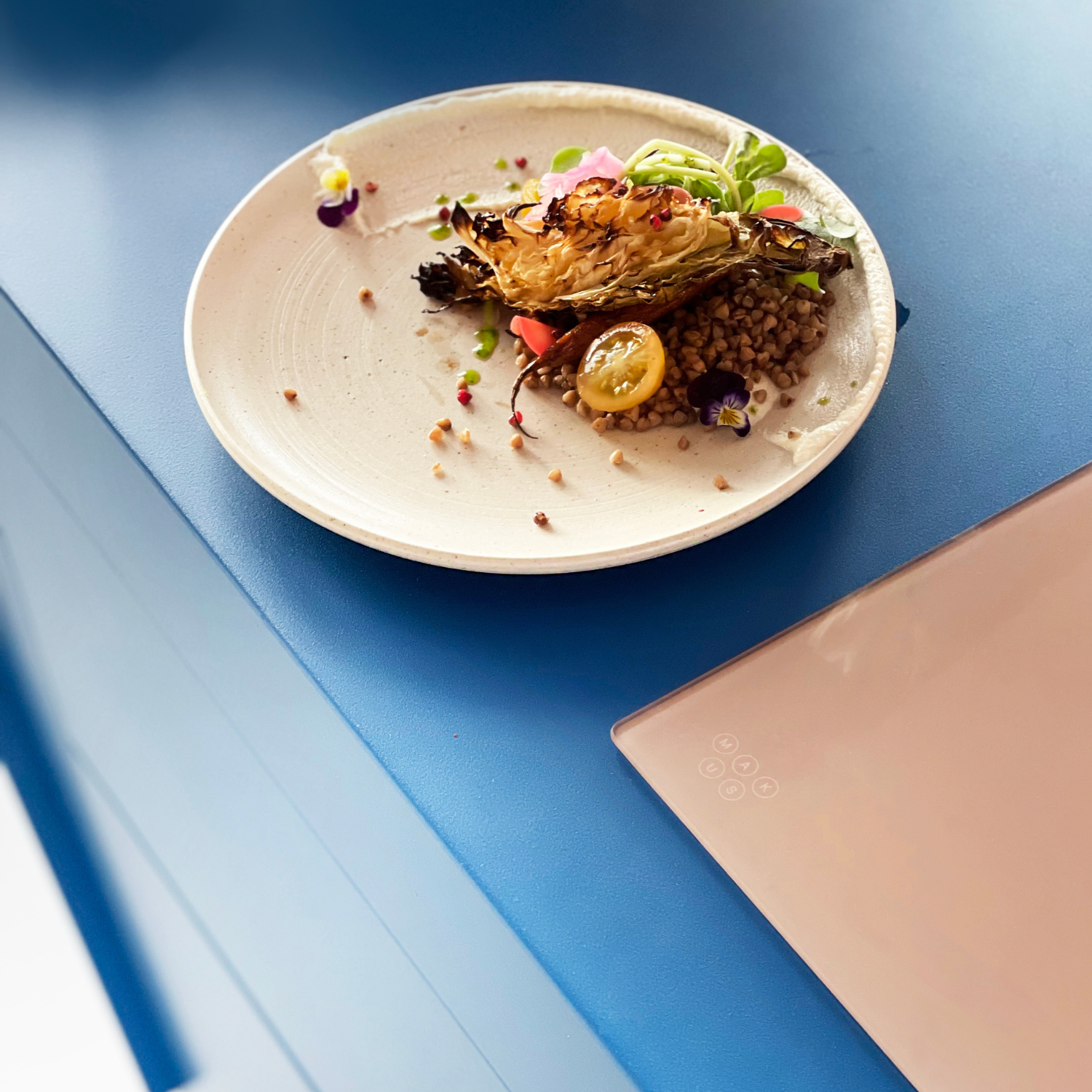 Ola's recept: bulgur met gegrilde witlof, veldsla en vijg