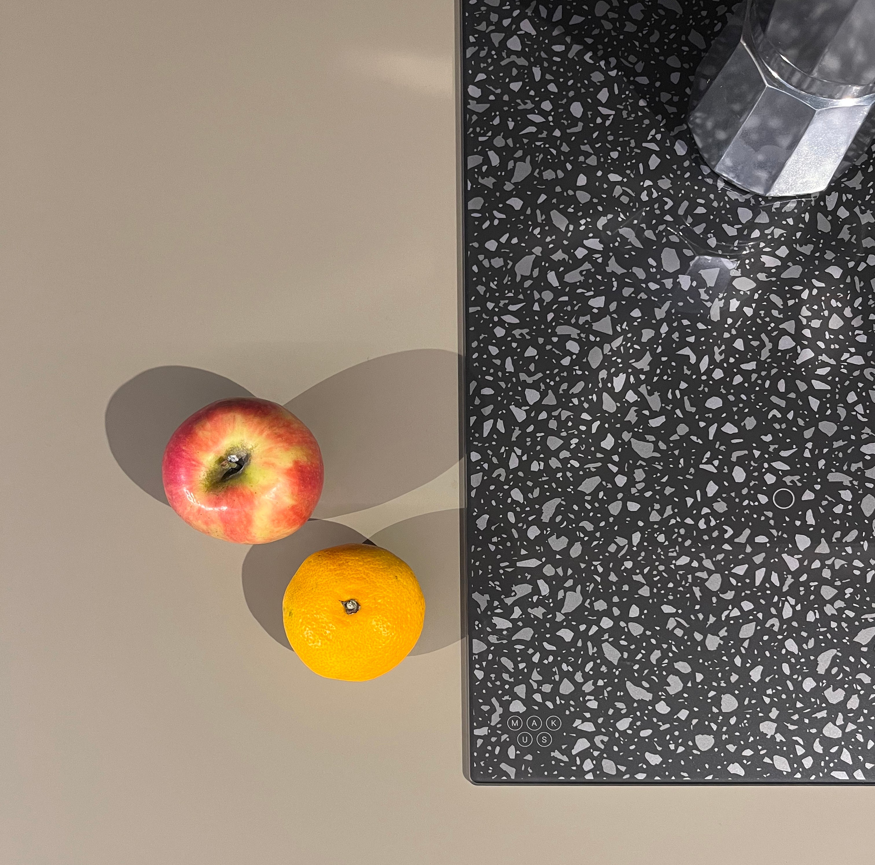 Makus Terrazzo Dark