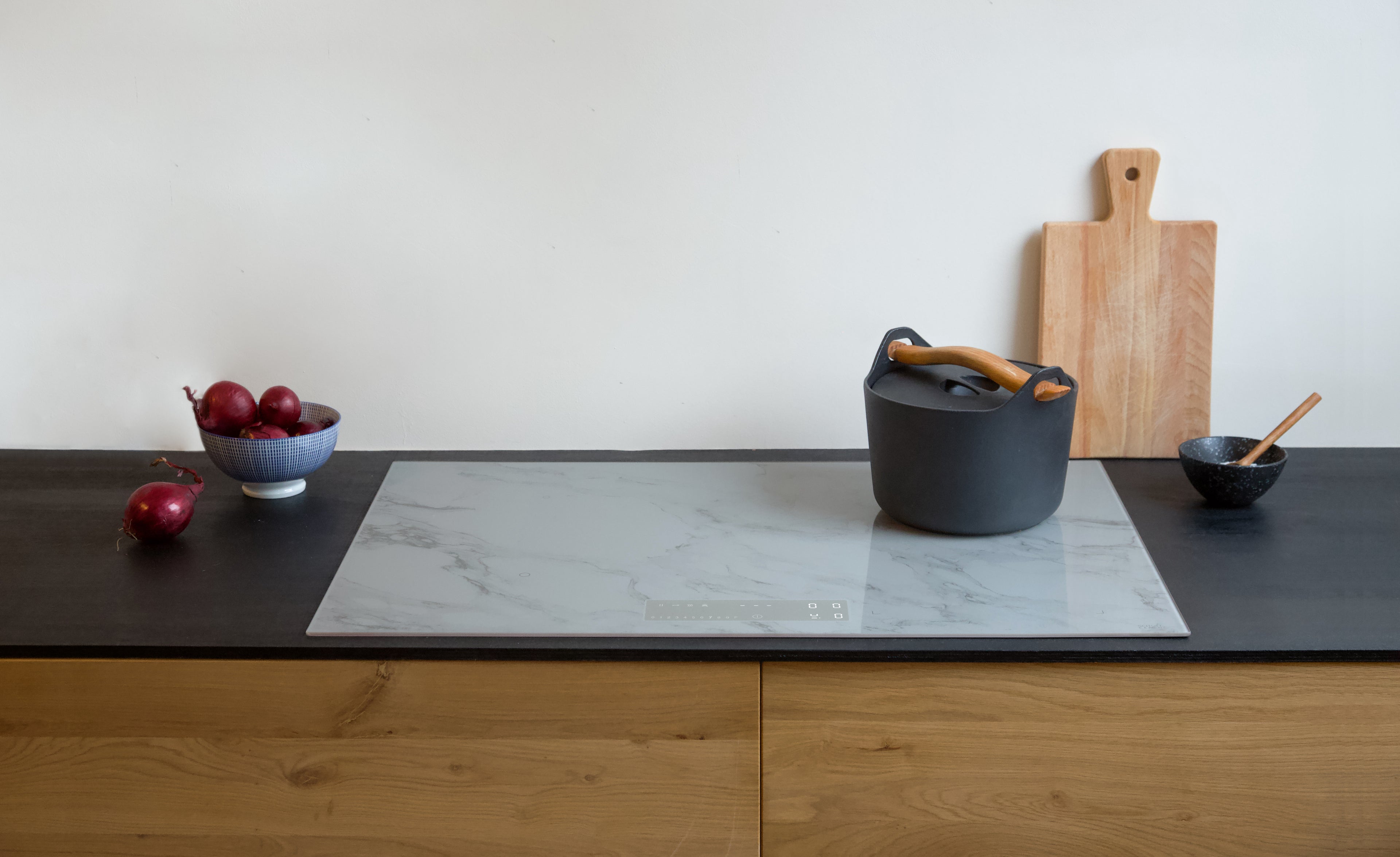 Makus Marble